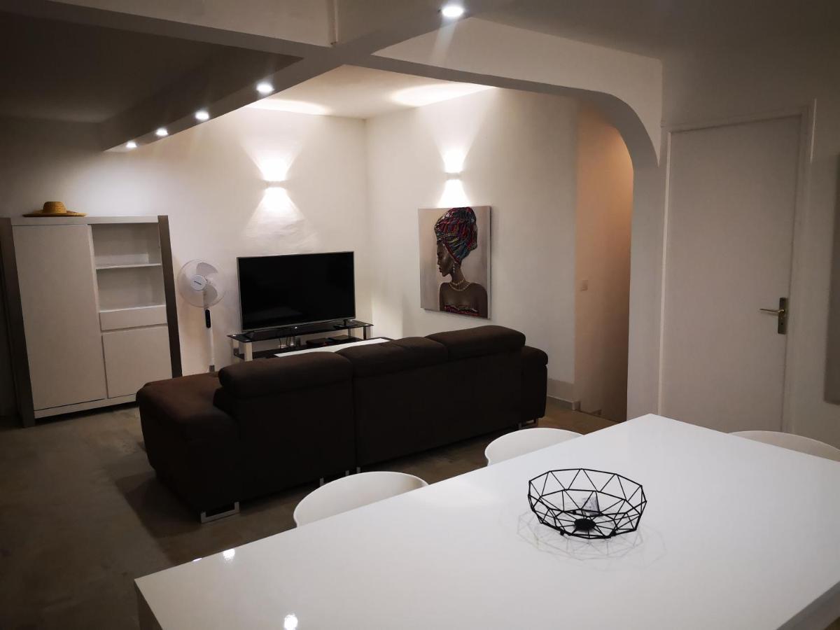 Appartement Saint Gilles Les Bains 外观 照片