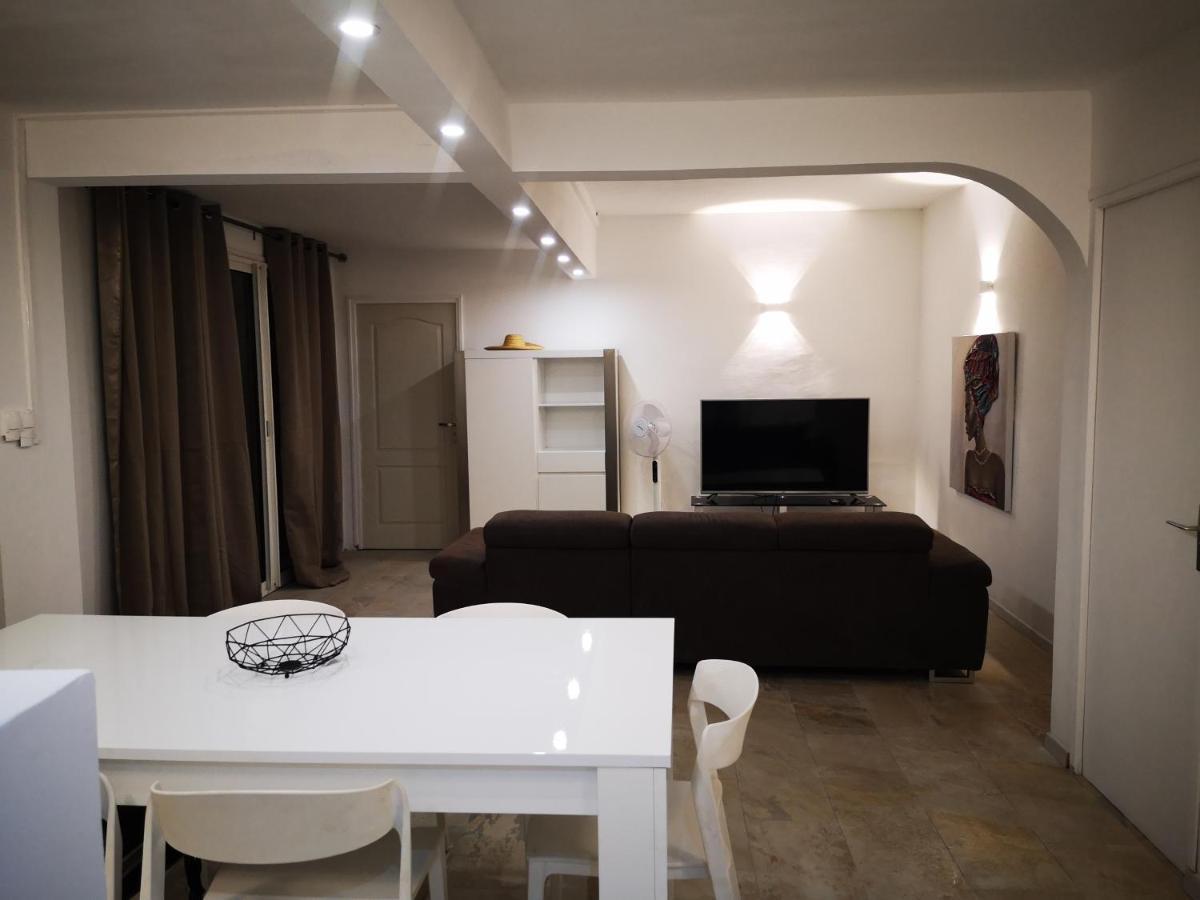 Appartement Saint Gilles Les Bains 外观 照片